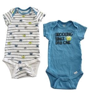 #0340 Baby Boys 2 Onesie Bundle Size 6-9M. 100%Cotton. Good Condition.